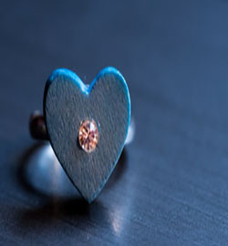 風(fēng)水故事：墳頭撒尿會(huì)有什么影響